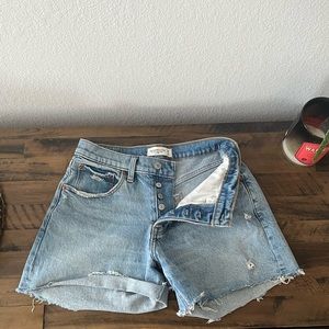 A&F 90s baggy short low rise